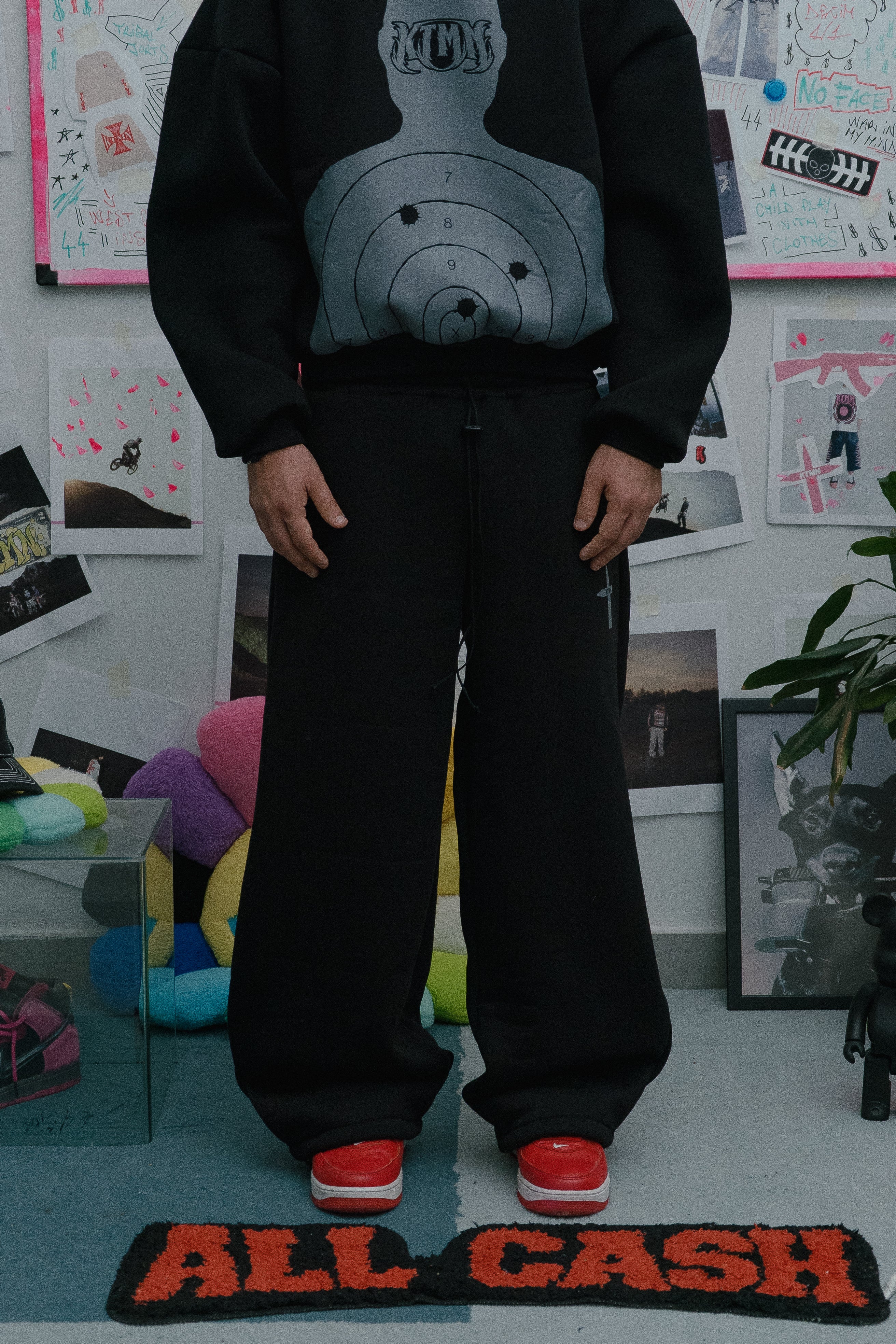 SHOOT IF YOU DARE JOGGER BLACK