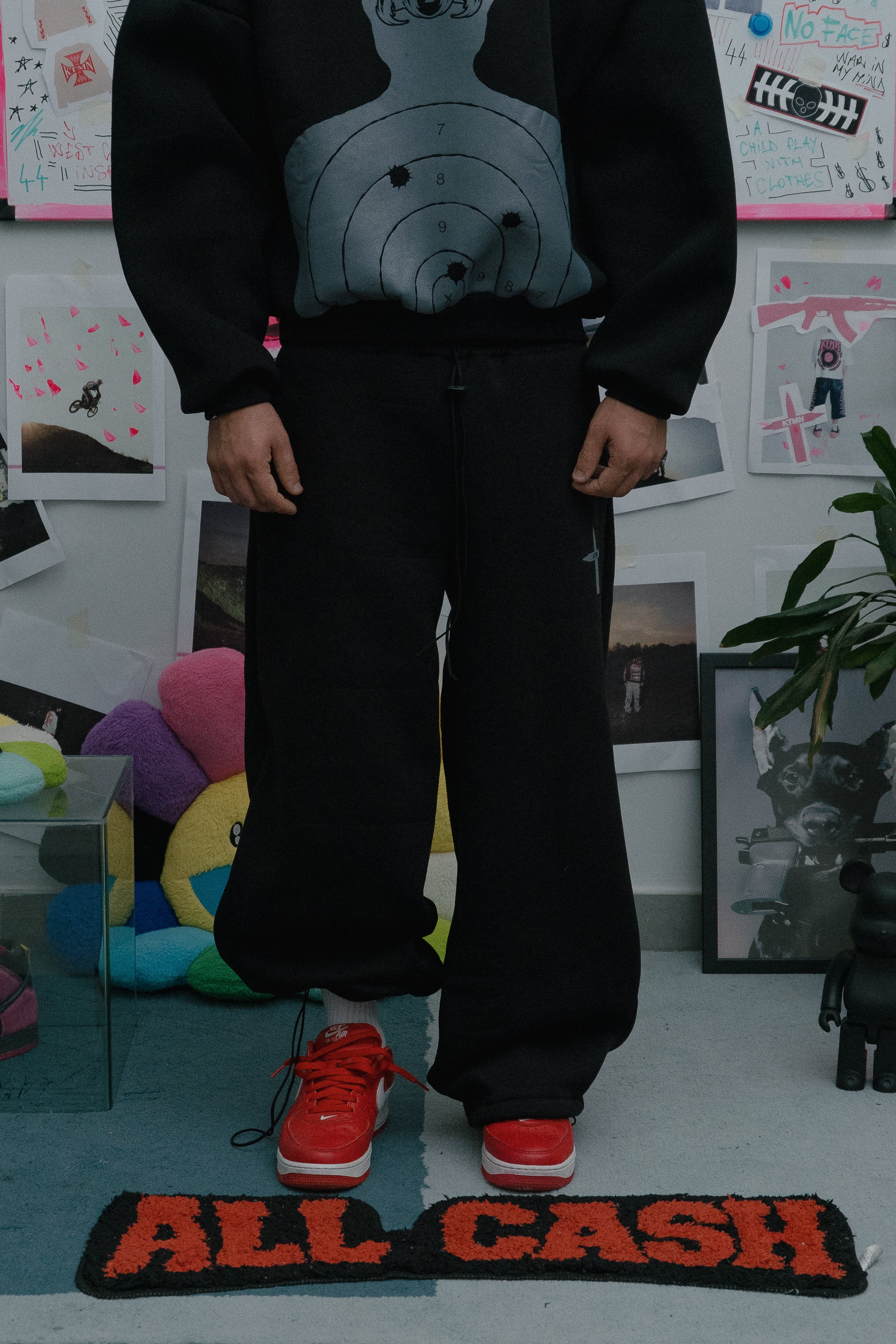 SHOOT IF YOU DARE JOGGER BLACK