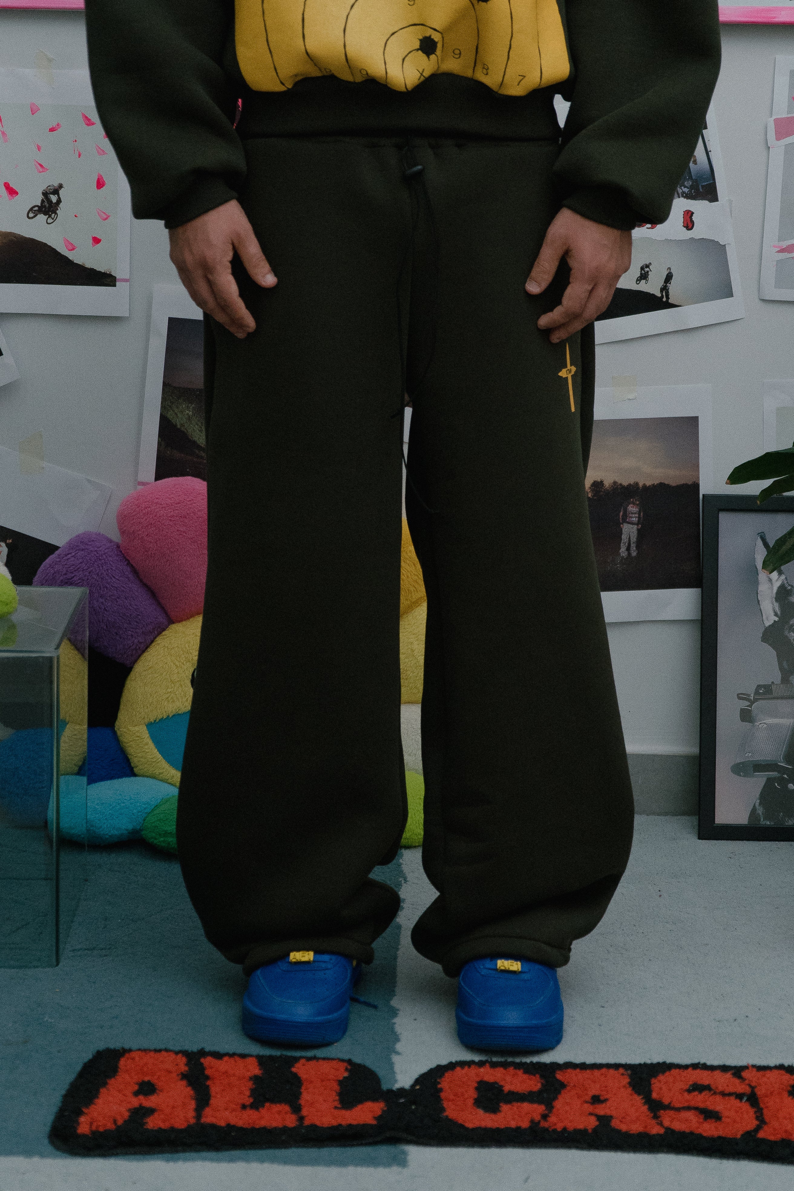 SHOOT IF YOU DARE JOGGER GREEN